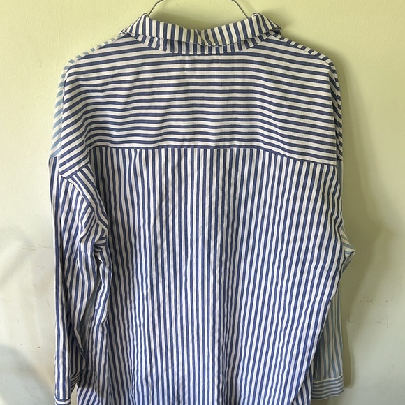 Everyday Chic Boutique Striped Blue Blouse Button up - Picture 6 of 8